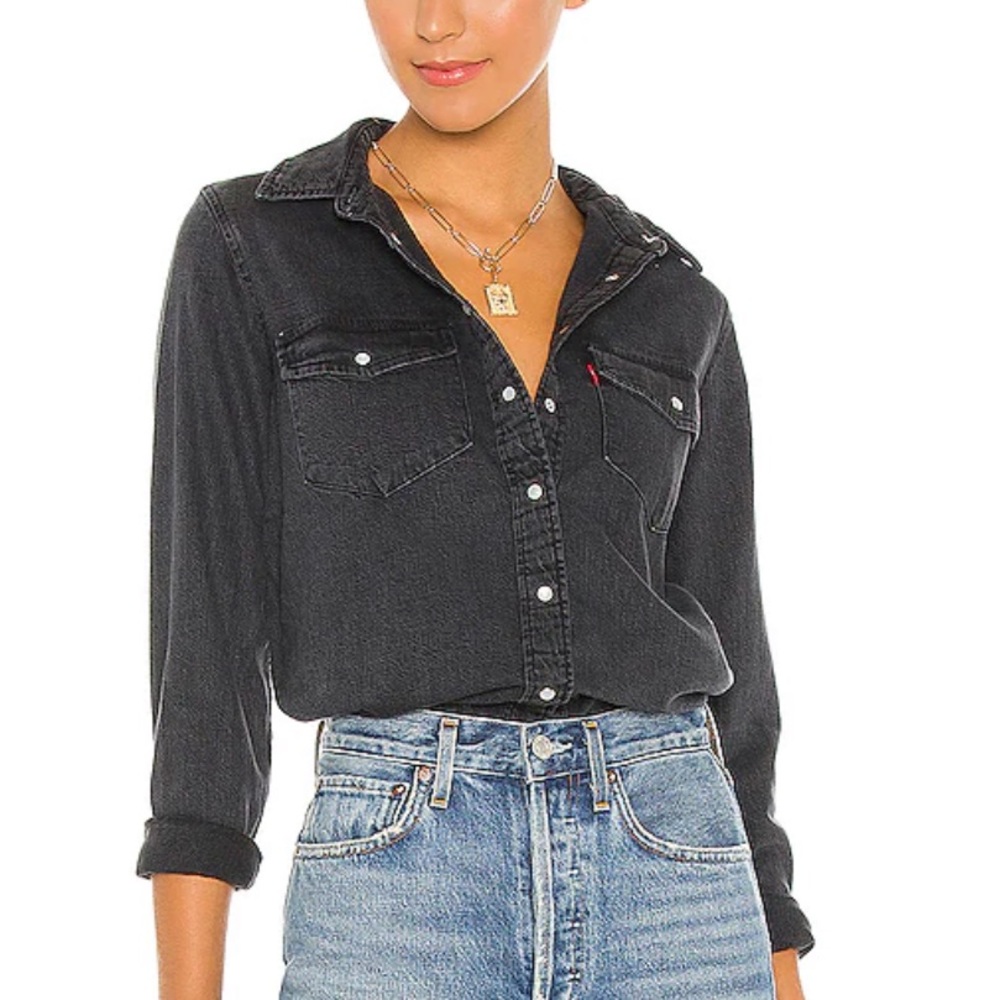 Revolve Levi’s Essential Western Top in Night Is Black 2